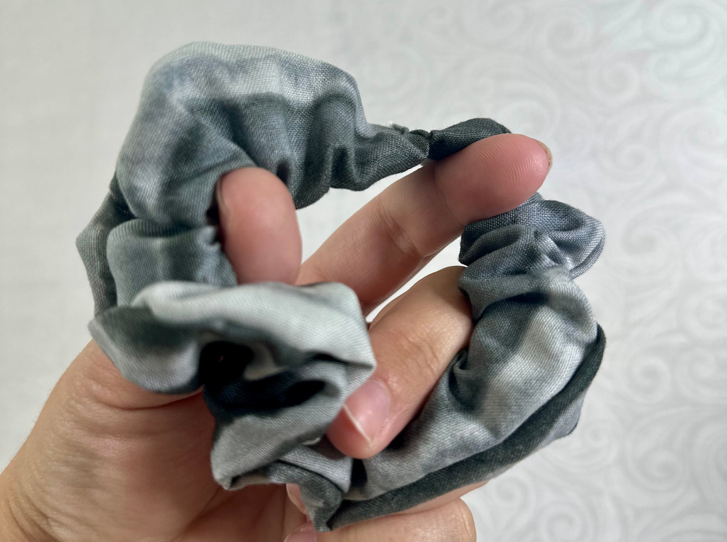 Scrunchie - Grey Abstract