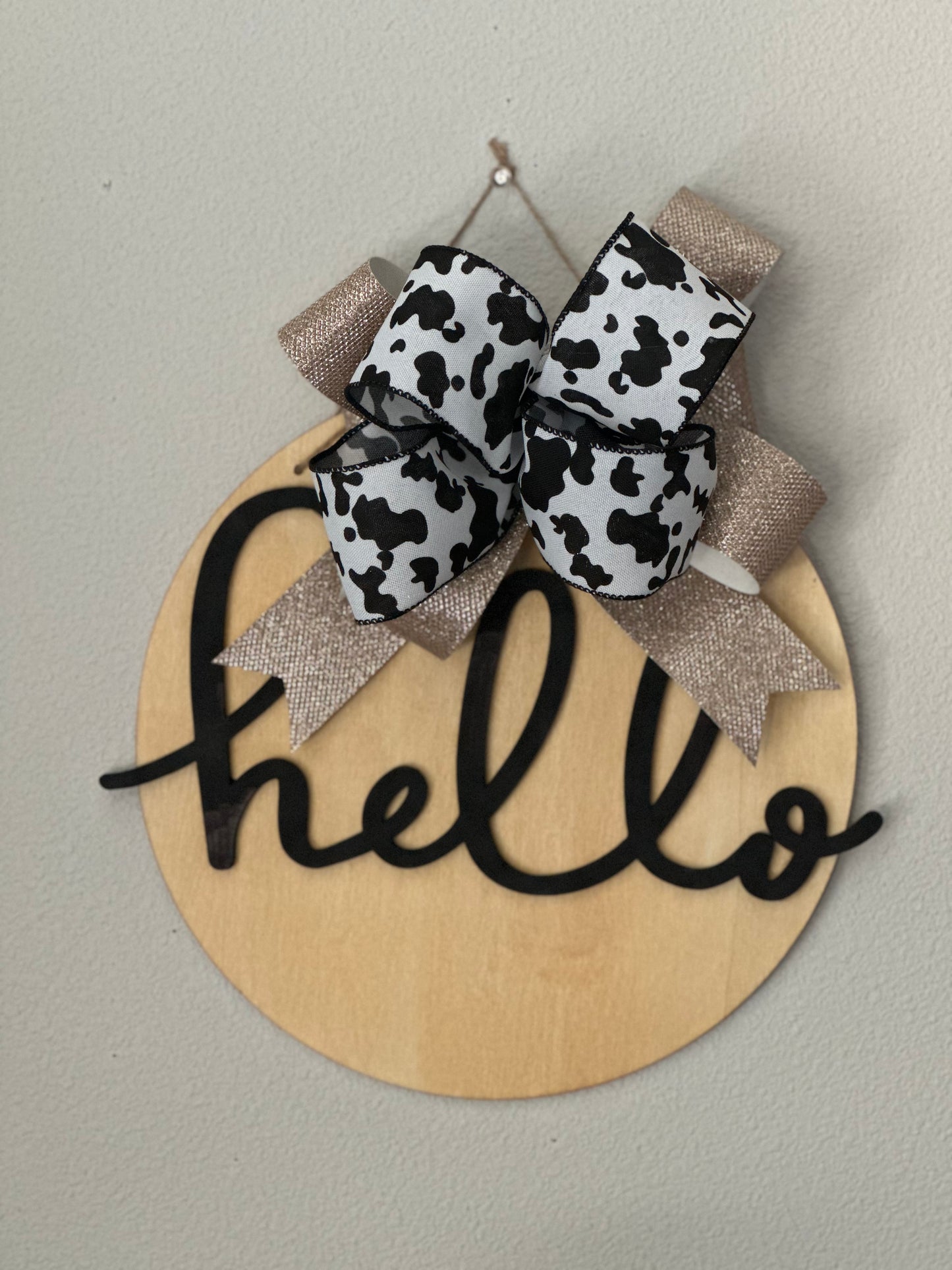 "Hello" Round Sign with Bow  Cow/Tan