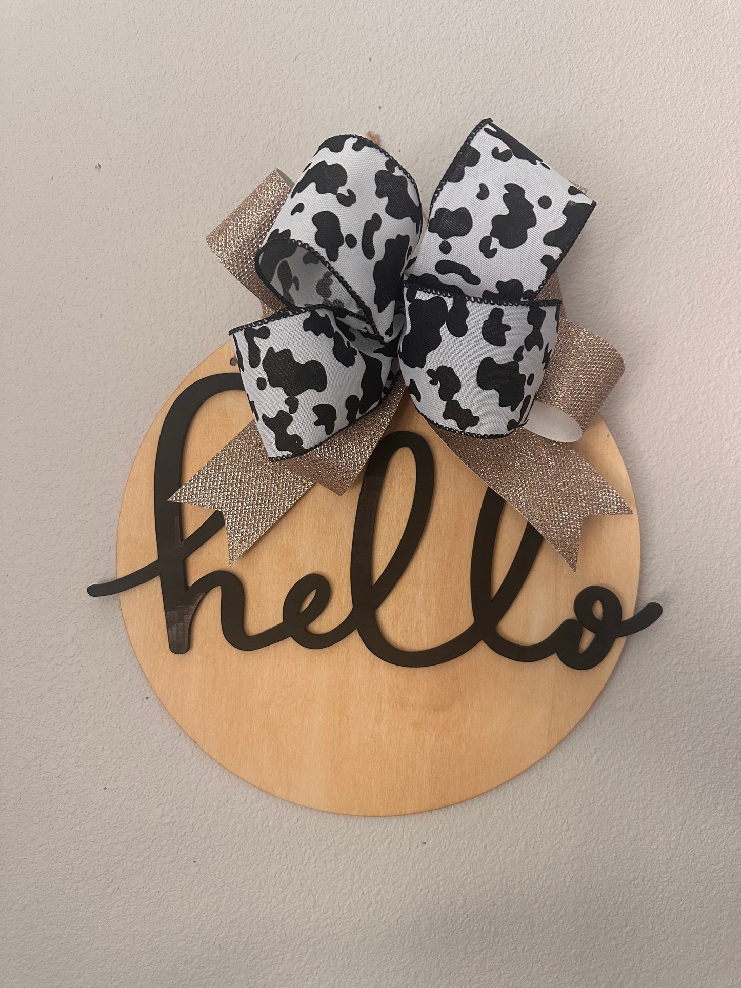 "Hello" Round Sign with Bow  Cow/Tan