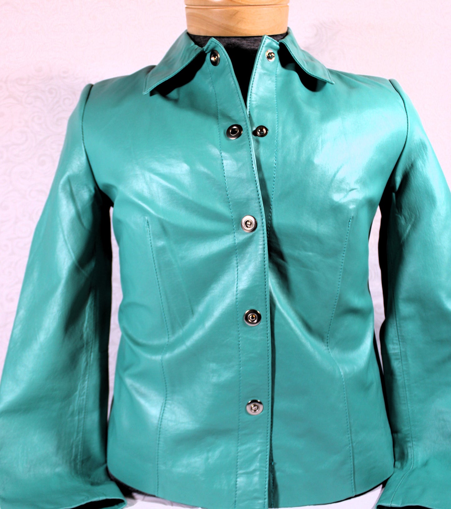 Bernardo Size Medium Vintage and 100% Leather Jacket Teal