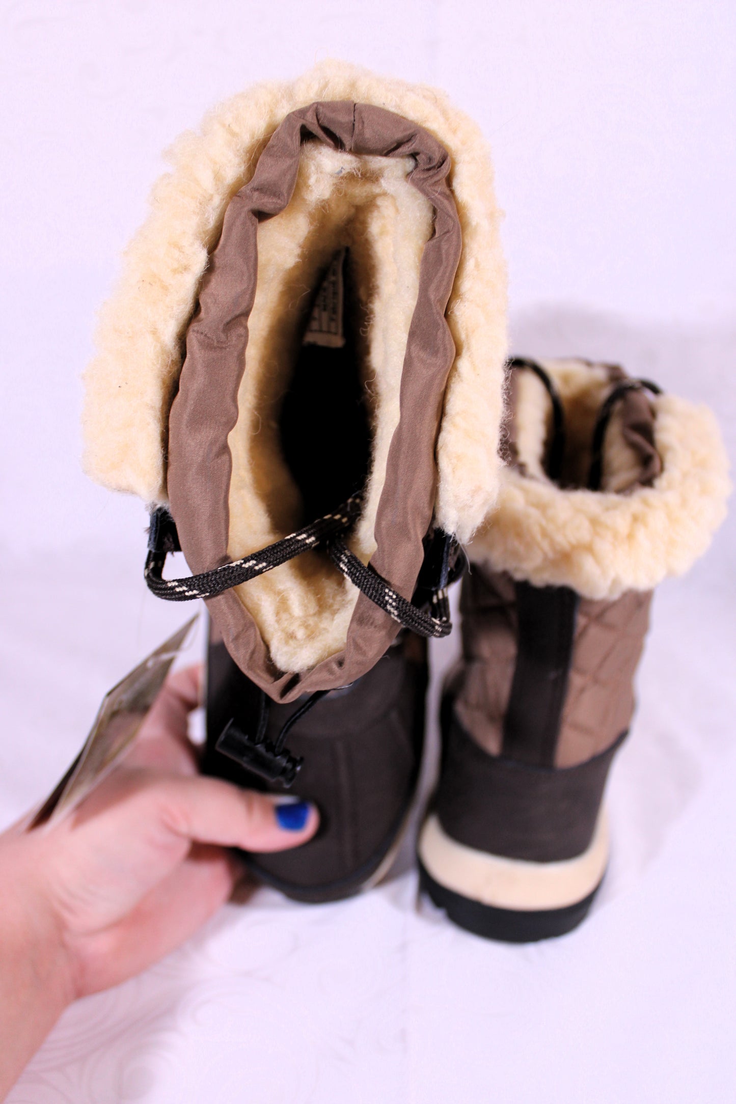 BEARPAW Women's Bethany Snow Boot Size 7